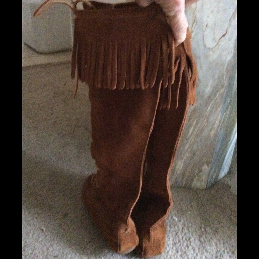 Minnetonka BNWOTSize 6 Knee hi Lace Up Moccasins! - Picture 3 of 7